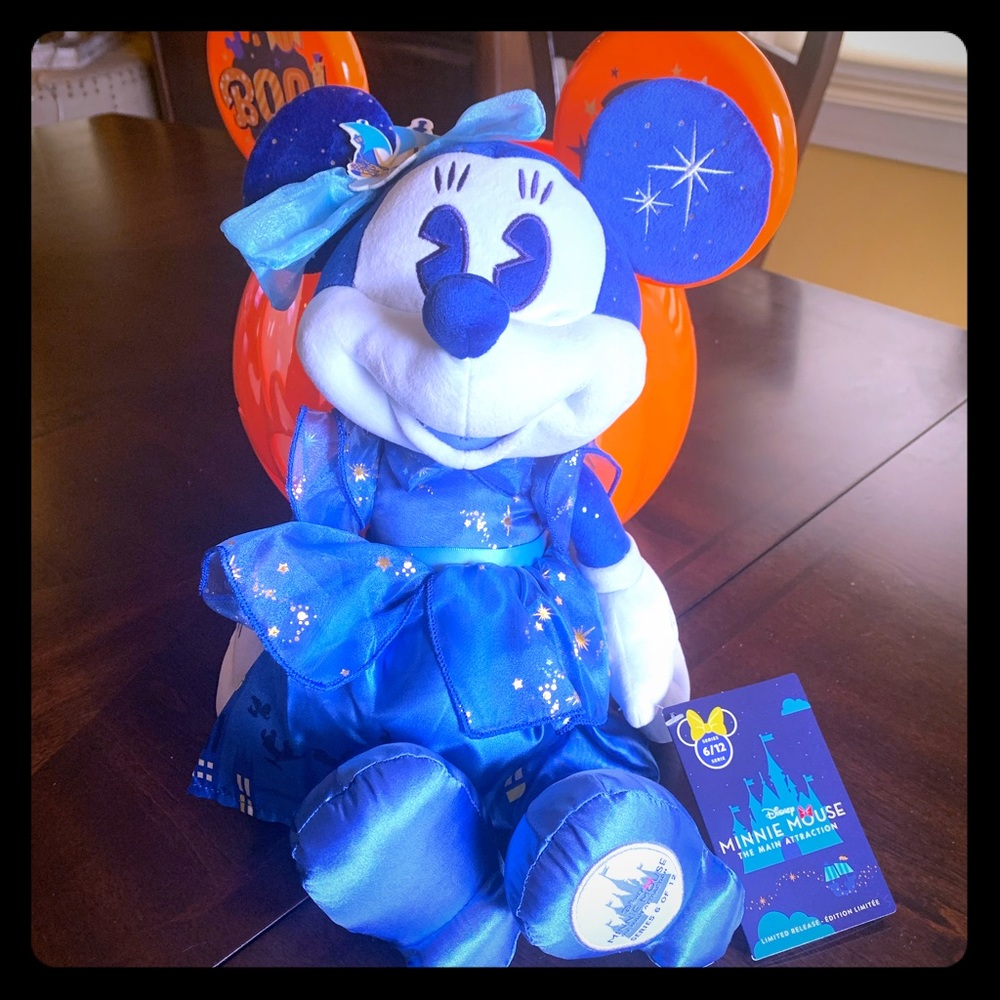 Minnie Mouse Main Attraction Peter Pan Plush